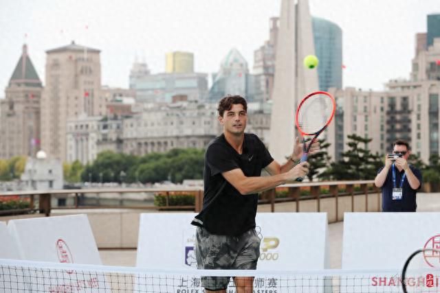 会开幕前 会开幕前